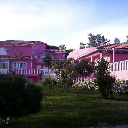 Charming In With Pool Apartament